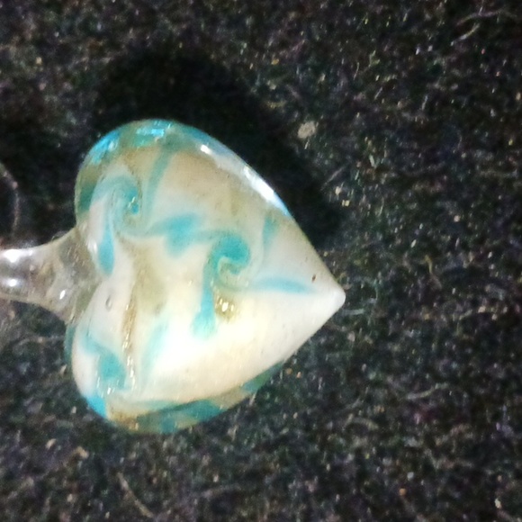 Elegant Blue Heart Pendant Necklace - Picture 2 of 6